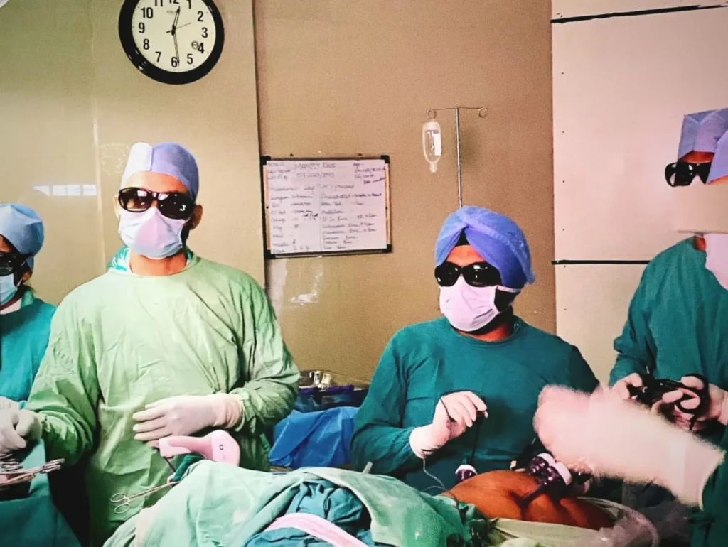 Dr ripudaman singh laser